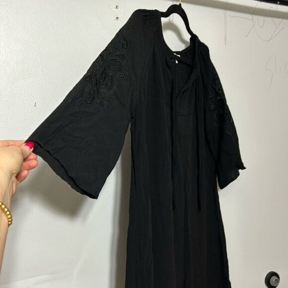 Cupcakes and Cashmere Boho Tunic Dress With Embroidered Sleeve Detail size XS - Picture 2 of 7